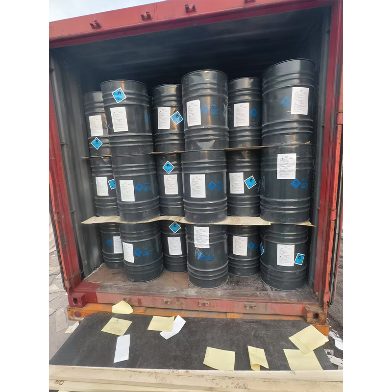 Загрузка карбида кальция в контейнеры