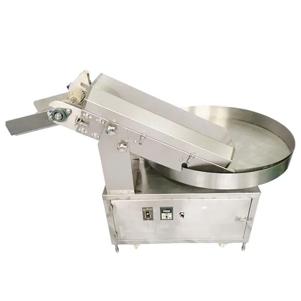 Большой поворотный стол для обваливания в порошке