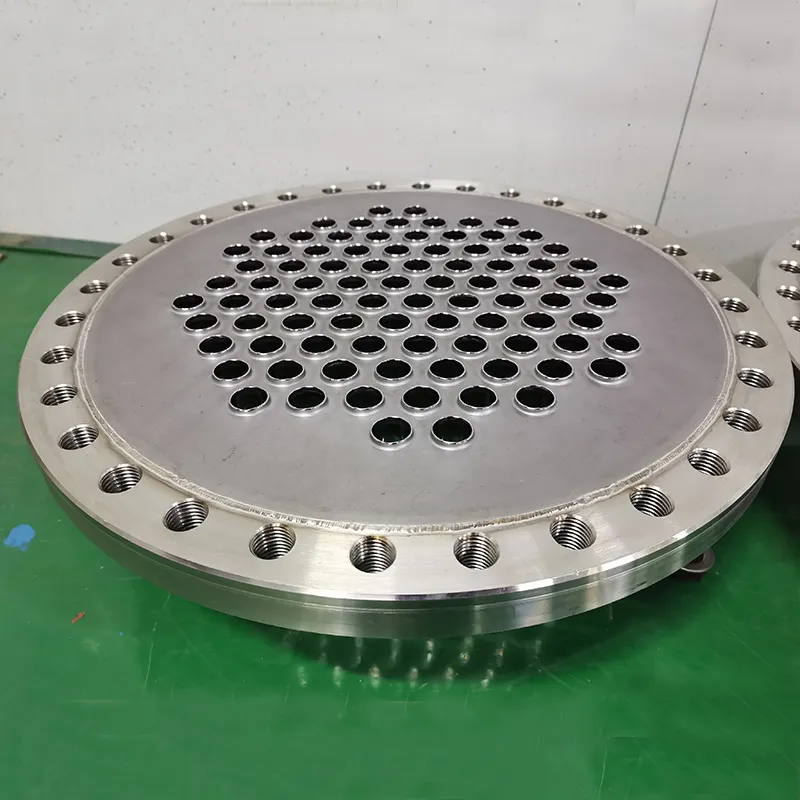 Трубная решетка с танталовой футеровкой