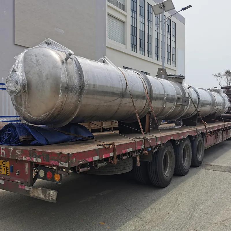 Сосуд из титанового металла