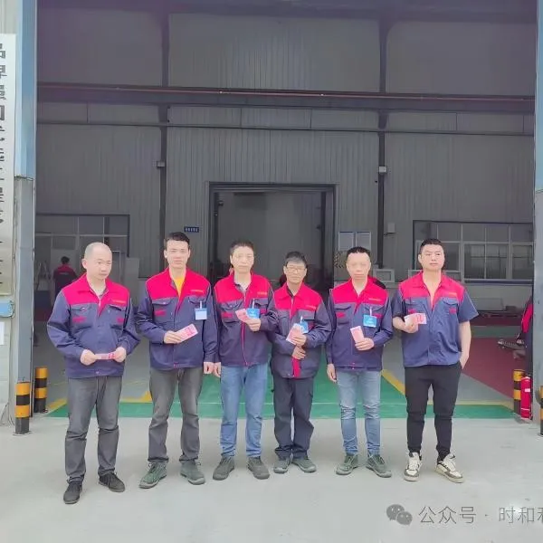 Пример для подражания как факел, следование за светом — Награждение преданных делу сотрудников ООО «Ухань Шихэли Электротехника»