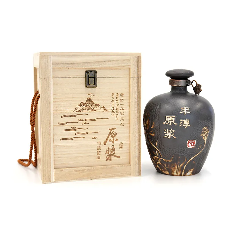 Пюре в деревянной коробке