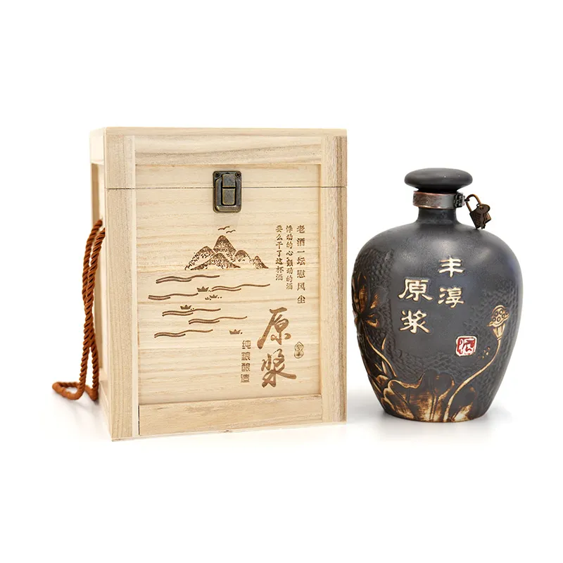 Пюре в деревянной коробке