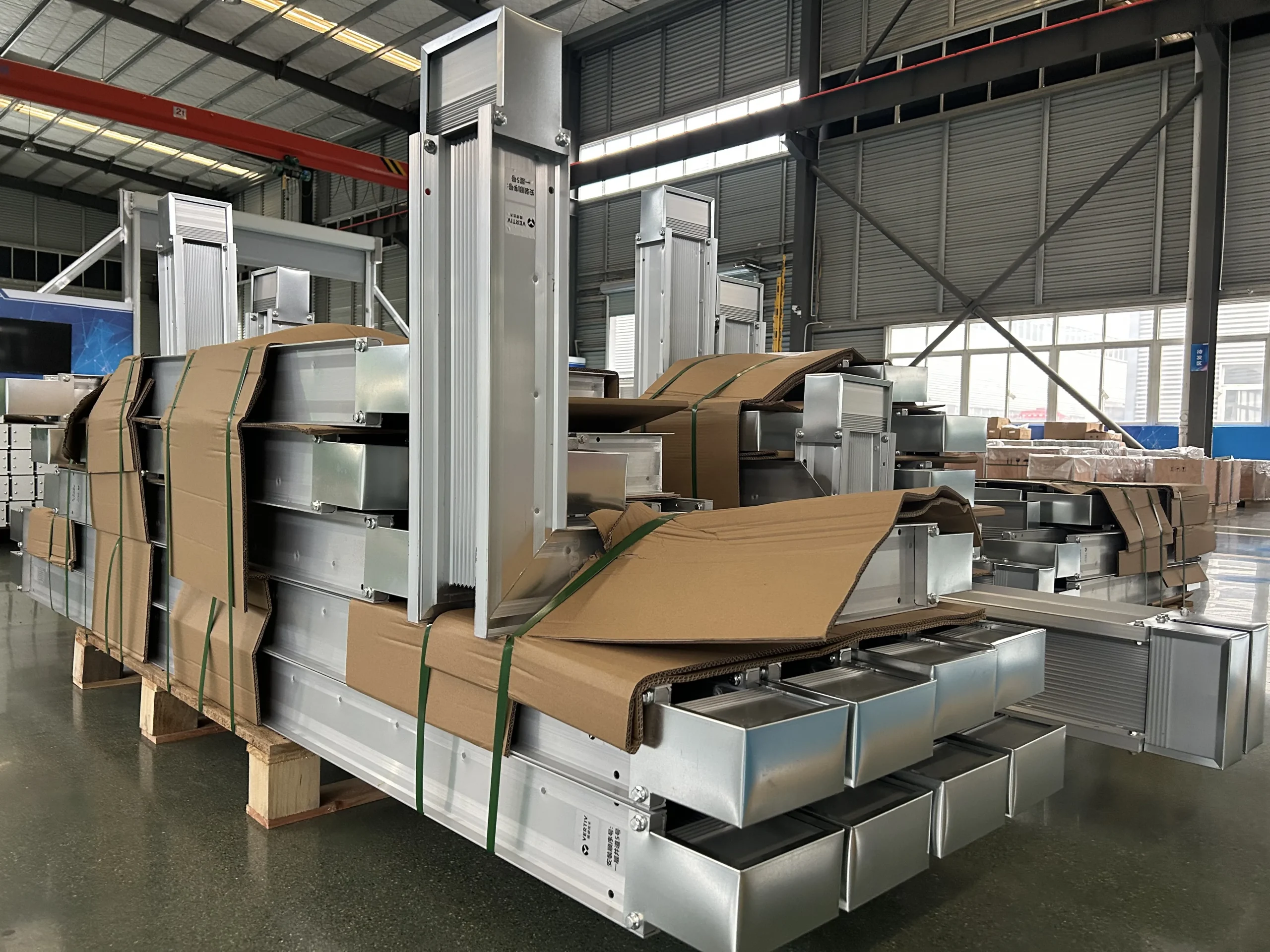 Путешествие холодным утром: отправлена ​​еще одна шина для центра обработки данных.