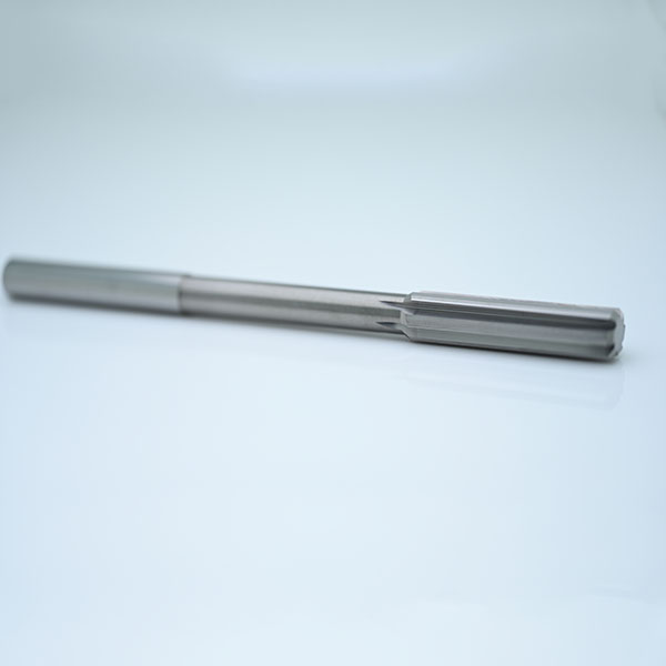 Высокопроизводительные многоканавочные развертки для сквозных отверстий – RN180X