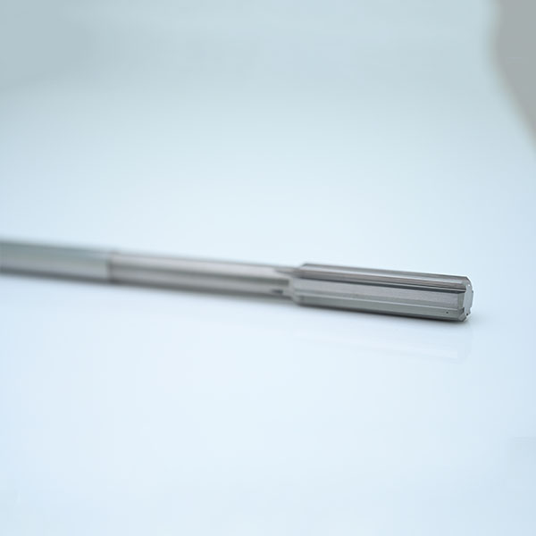 Высокопроизводительные многоканавочные развертки для сквозных отверстий – RN180X