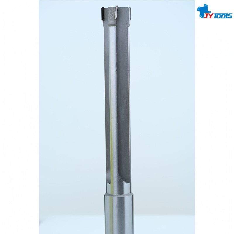 Развертка для глубоких отверстий с припаянными металлокерамическими пластинами – CR426