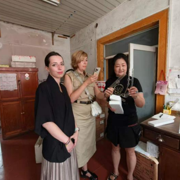 Российская компания LABTEX посетила Liaoning Huake: достигнуто углублённое сотрудничество по проекту лабораторных термометров