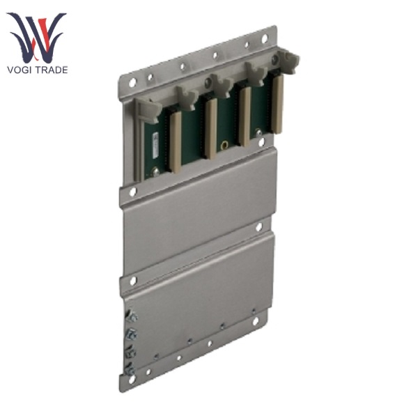 Schneider 140XBP00400 4-slot backplane rack
