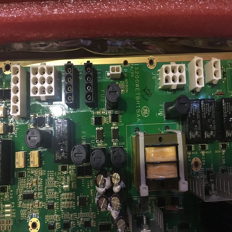 GE IS200WETBH1BAA Плата с плотным размещением компонентов