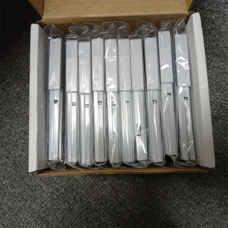 Модуль формирования цифрового входного сигнала 24 В DIS880 ABB