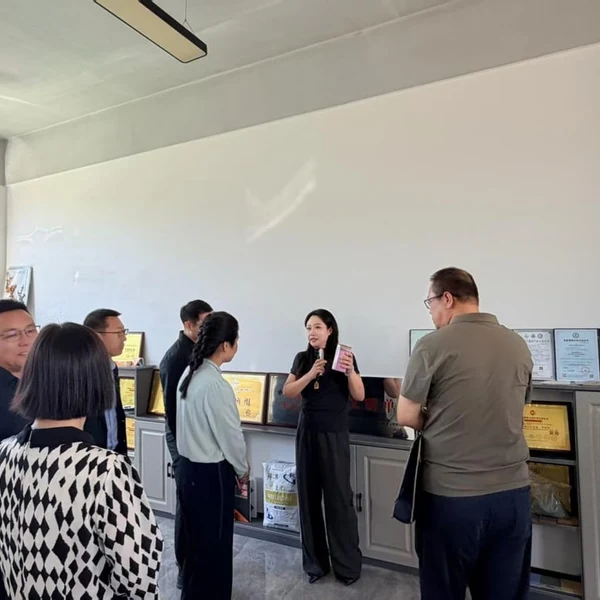 Муниципальный комитет Чаоян общества Цзюсан отправился в компанию Chaoyang Luyuan Transportation Technology Co., Ltd. для проведения корпоративного исследования.