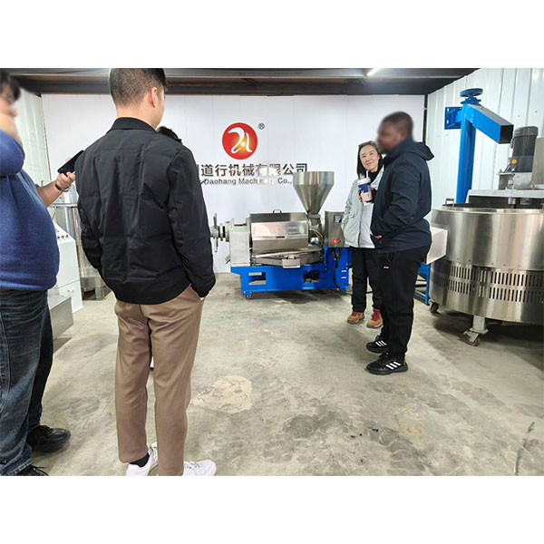 Dezhou Daohang Machinery Co., Ltd. приглашает зарубежных клиентов для проведения инспекций на производстве: высококачественные шнековые маслопрессы получают признание на международном рынке