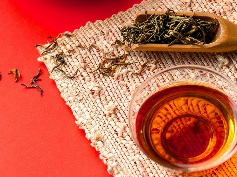 Золотая нить Дяньхун весенний чай