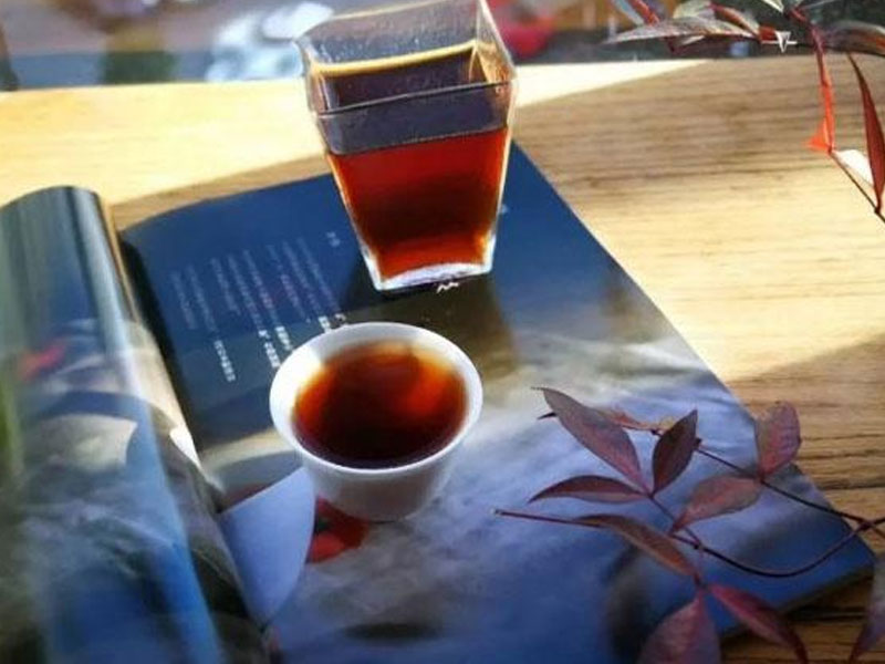 Является ли чай дянь хун и чай пуэр одним и тем же чаем?