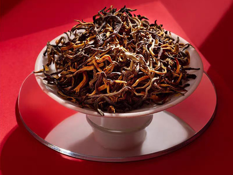высококачественный черный чай Фэнцин на плато Юньгуй–золотой шелк Юньнаньхун