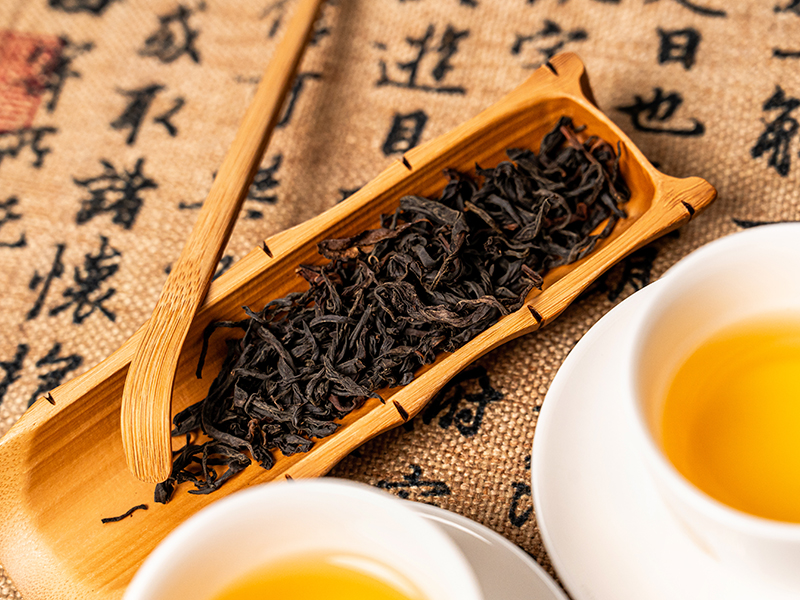 Черный чай «Дяньхун» из дикого древнего дерева