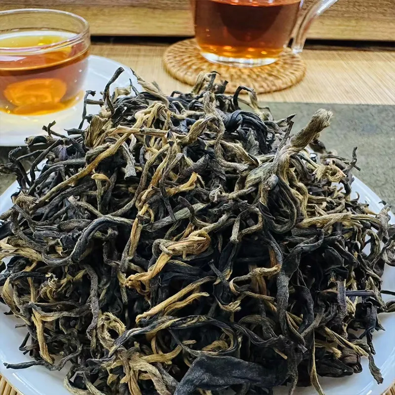 Чёрный чай из крупных деревьев горы Манлушань в Мэнхае, в картонной коробке 15 кг