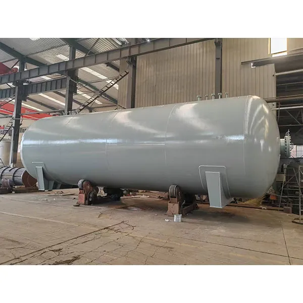 Дизельный и бензиновый резервуар