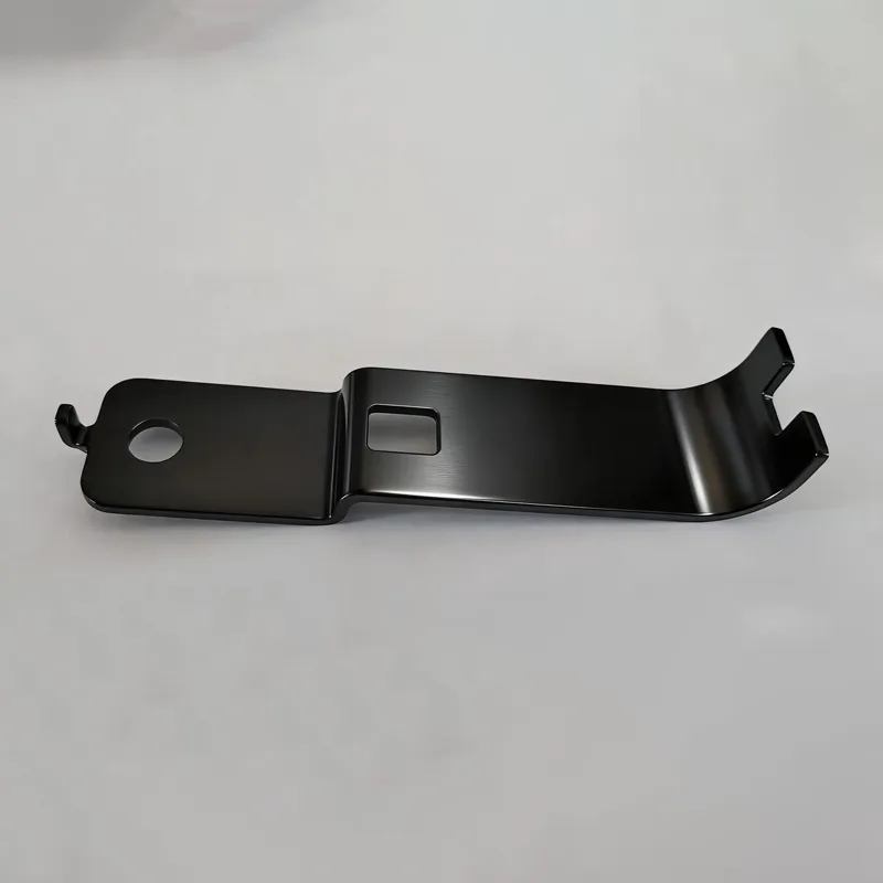 Крепежные кронштейны для автомобильных жгутов проводов