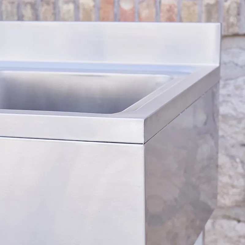 Квадратная трубчатая конструкция в форме двойной звезды с платформой и бортиком, резервуар для воды