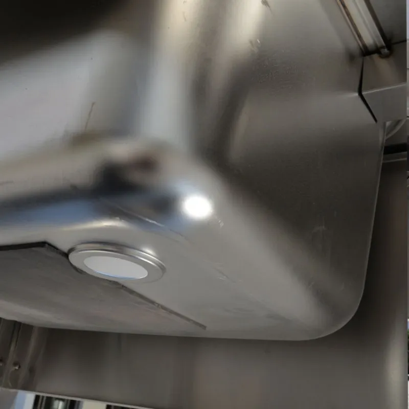 Квадратная трубчатая конструкция в форме двойной звезды с платформой и бортиком, резервуар для воды