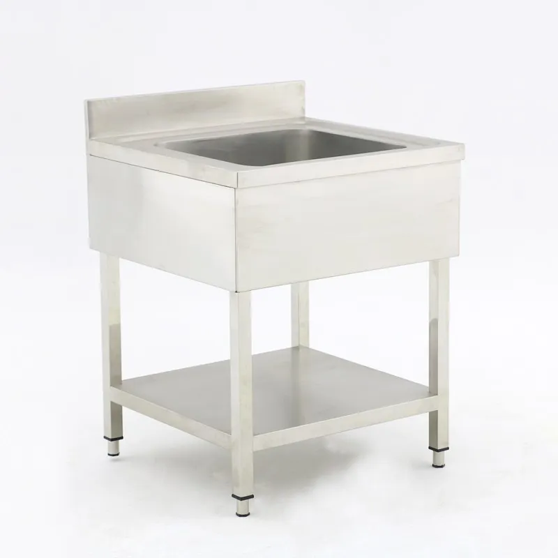 Резервуар для воды из квадратных труб с однолучевым ребром