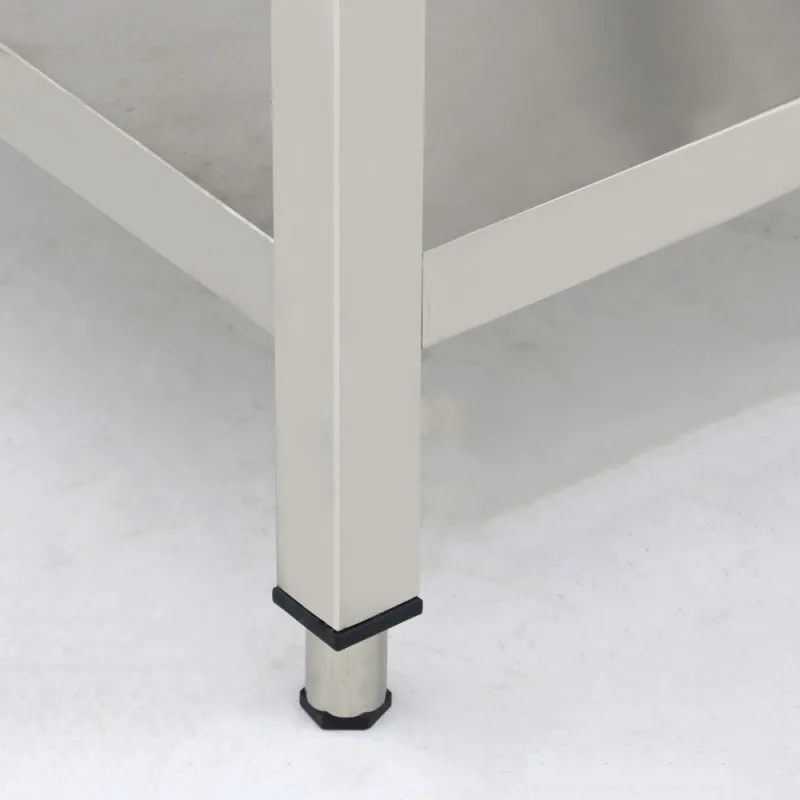 Резервуар для воды из квадратных труб с однолучевым ребром