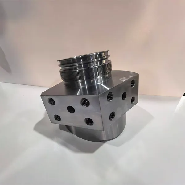 Нижняя крышка гидроаккумулятора (нестандартная форма 1)