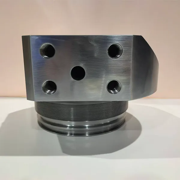 Нижняя крышка гидроаккумулятора (нестандартная форма 2)