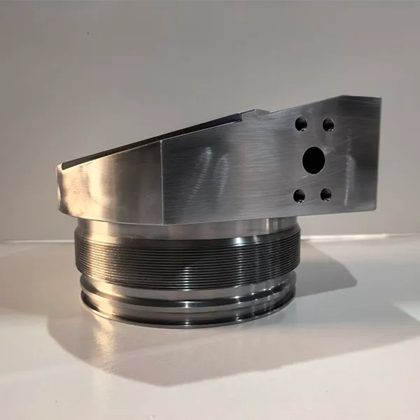 Нижняя крышка гидроаккумулятора (нестандартная форма 2)