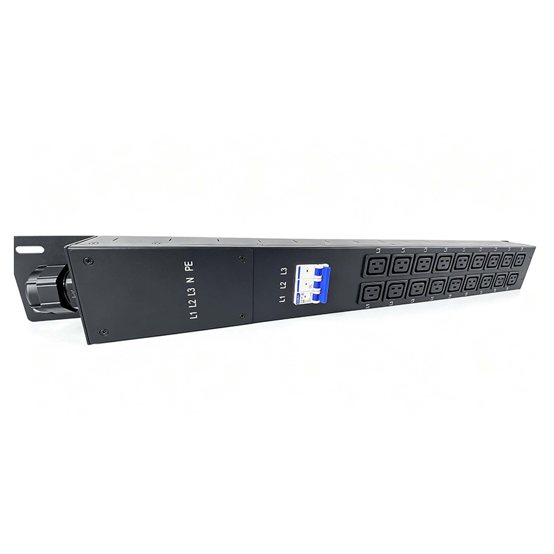 Трехфазный PDU, 18 розеток C19
