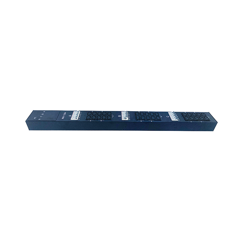 Трехфазный PDU, 30 розеток C19