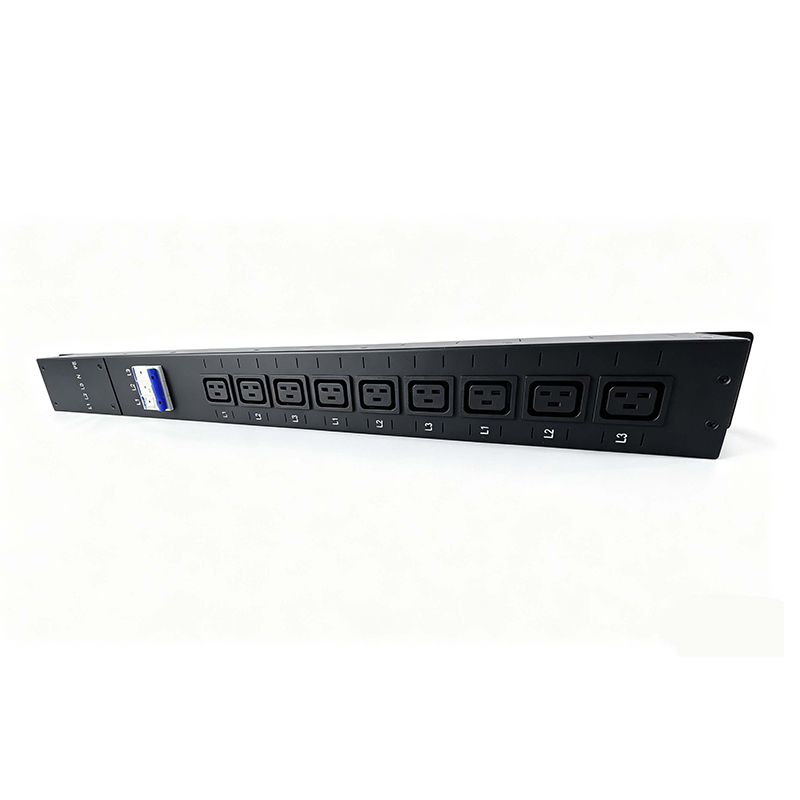 Трехфазный PDU, 9 розеток C19