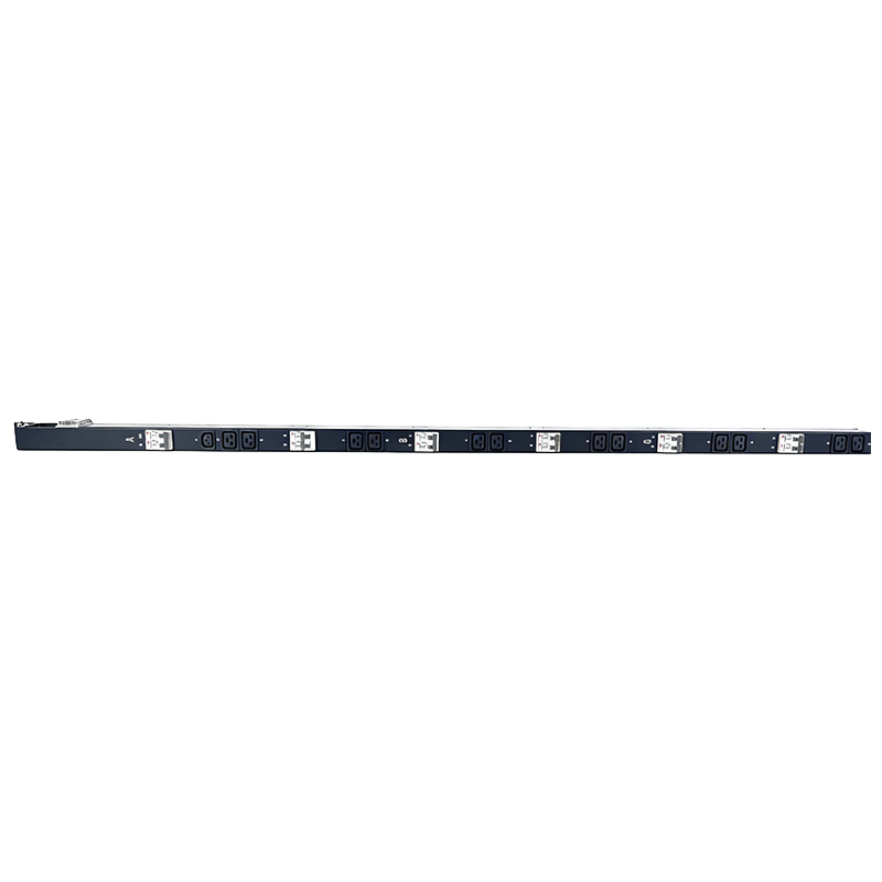 Трехфазный PDU с 12 розетками C19