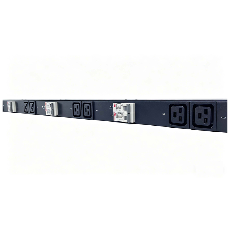 Трехфазный PDU с 12 розетками C19