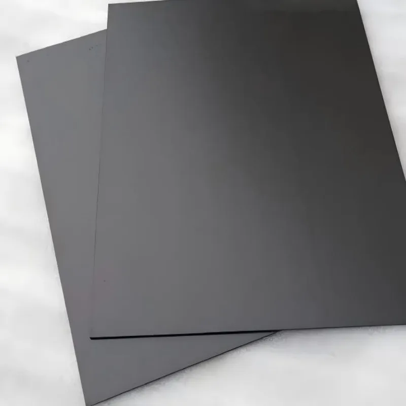 Необработанная углепластиковая плита