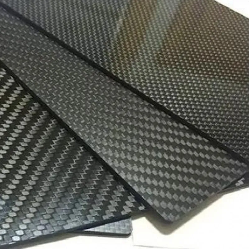 Полутолстая углепластиковая плита