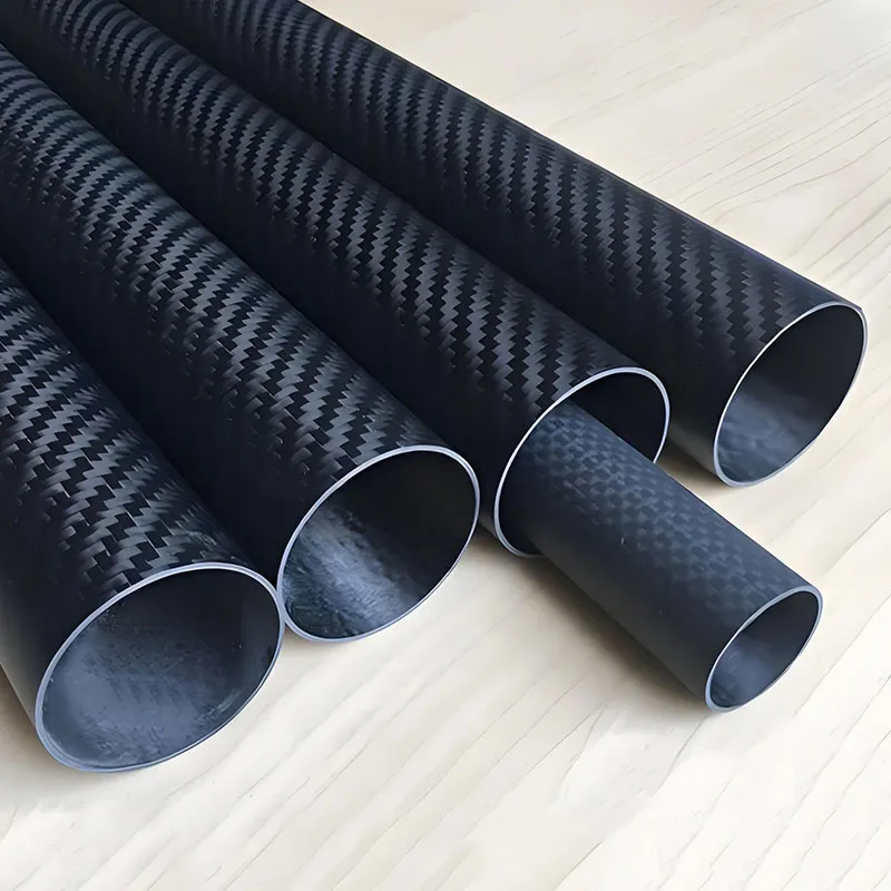 Углепластиковая круглая труба с саржевым переплетением