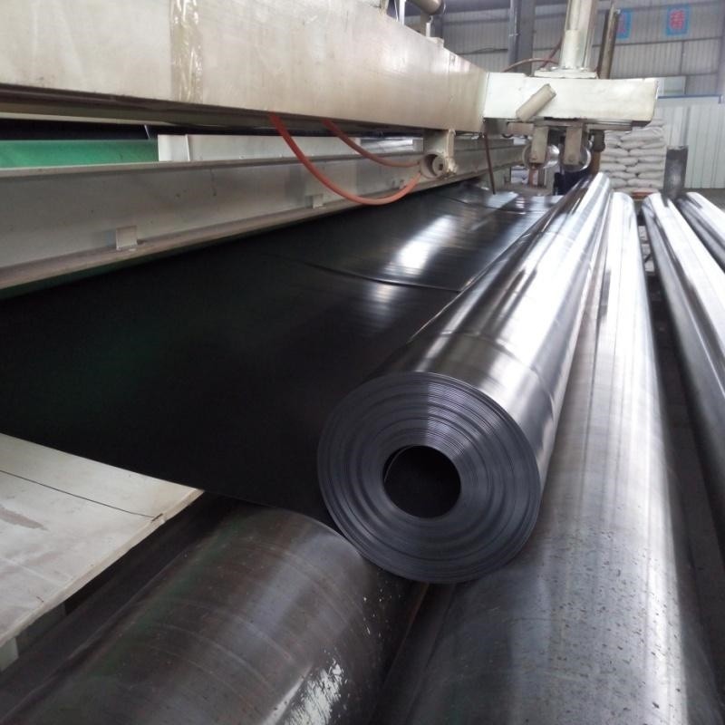 Геомембрана из ПЭВП для противофильтрационной защиты водоёмов, искусственных и декоративных озёр, водохранилищ, полигонов