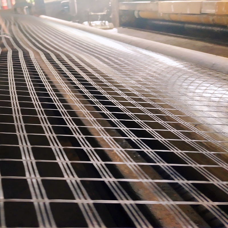 Двухосноориентированная стекловолоконная геосетка EGA для армирования оснований и асфальтобетонных покрытий