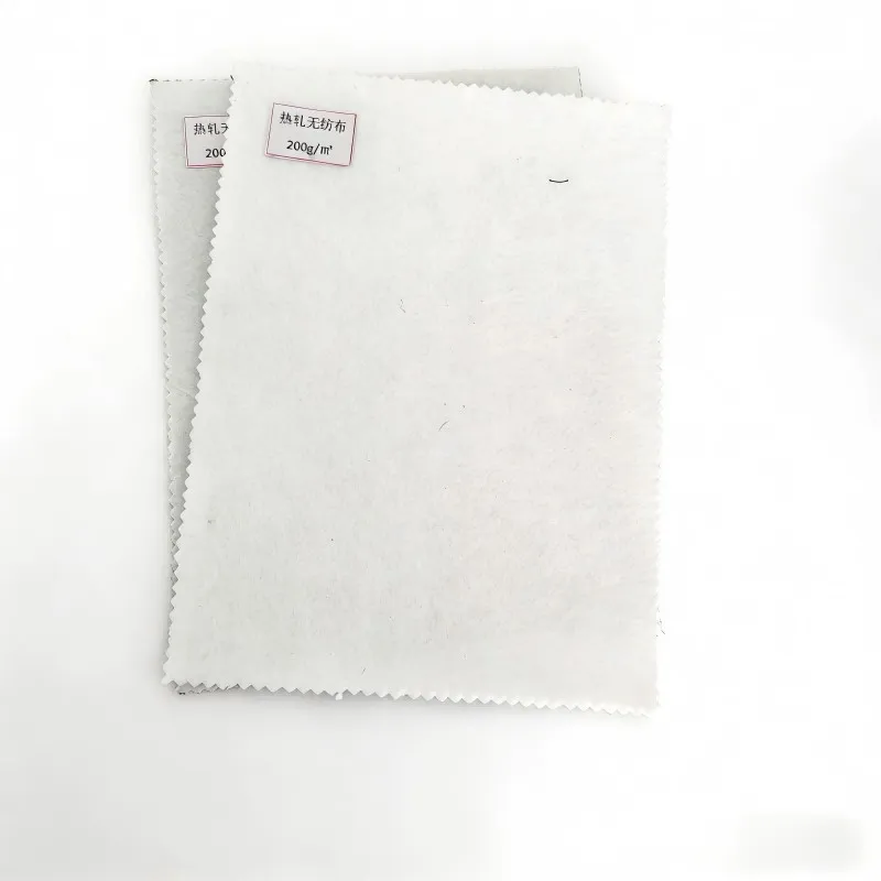 Нетканый материал для сохранения влаги, теплоизоляции и защиты от