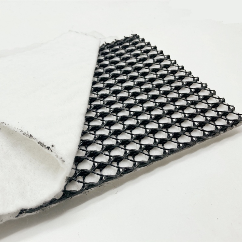 Трёхмерная композитная дренажная сетка (фильтрующая сетка) для дренажа оснований насыпей, тоннелей, полигонов ТБО в дорожном и железнодорожном строительстве