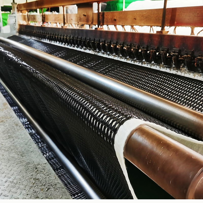 Трёхмерная композитная дренажная сетка (фильтрующая сетка) для дренажа оснований насыпей, тоннелей, полигонов ТБО в дорожном и железнодорожном строительстве