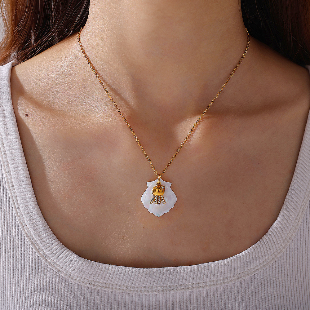 Ожерелье с белой раковиной для женщин, золотистая цепочка из нержавеющей стали 40+5 см, морское украшение со стразами