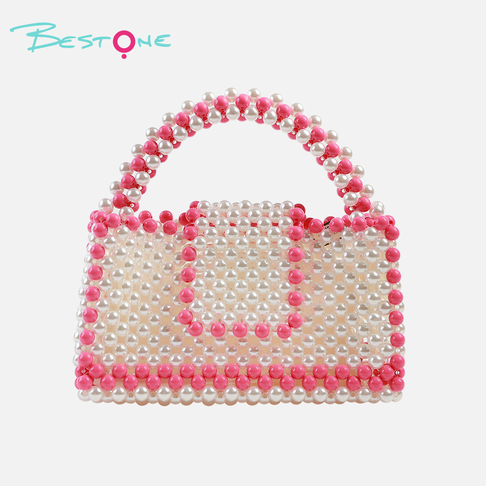 Сумка из жемчужных бусин с клапаном — бело-розовая, 20.5×8×12 см