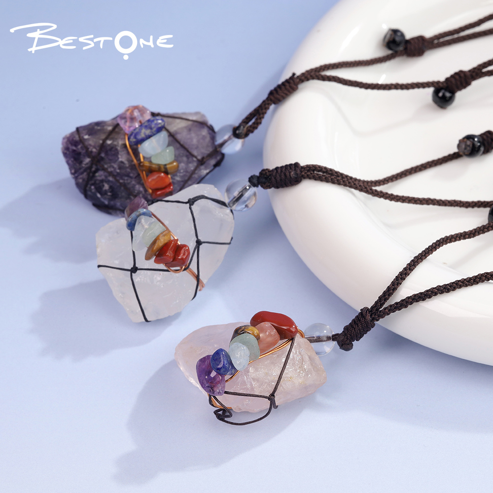 Кулон из натурального камня с разноцветными крошками — 40×30 мм, цепочка 46 см (розовый кварц / аметист / горный хрусталь)