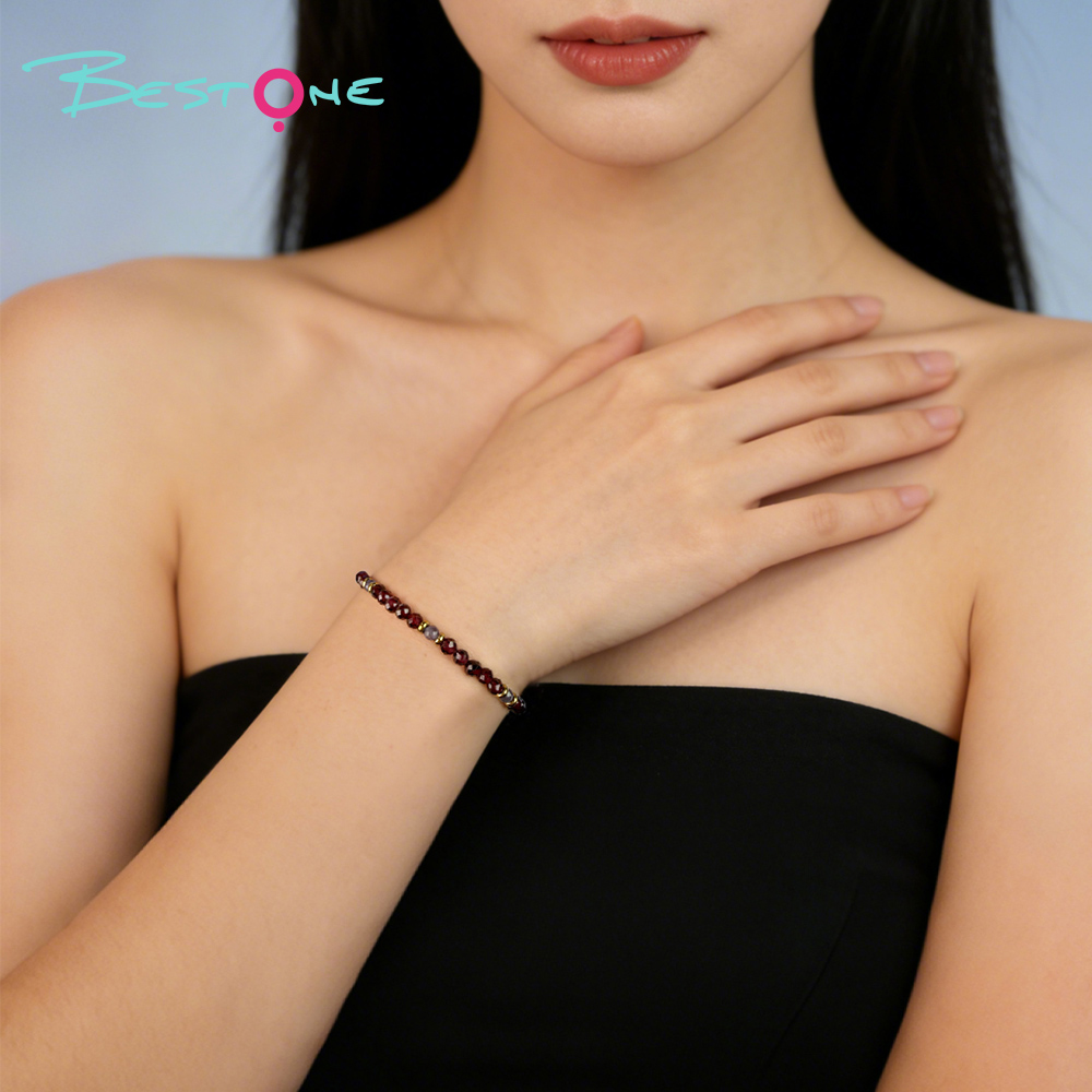 Браслет с гранёными бусинами 3 мм, позолоченная фурнитура, регулируемая длина