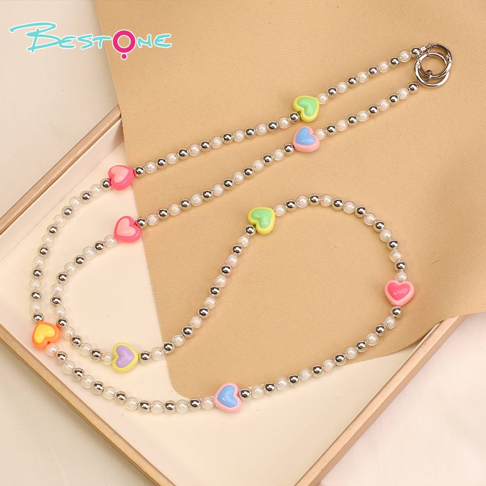 Ремешок для телефона с акриловыми бусинами и декоративным сердцем — 120 см, разные варианты дизайна