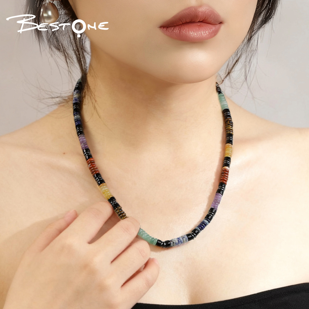 Ожерелья из натуральных камней с серебристыми вставками оптом